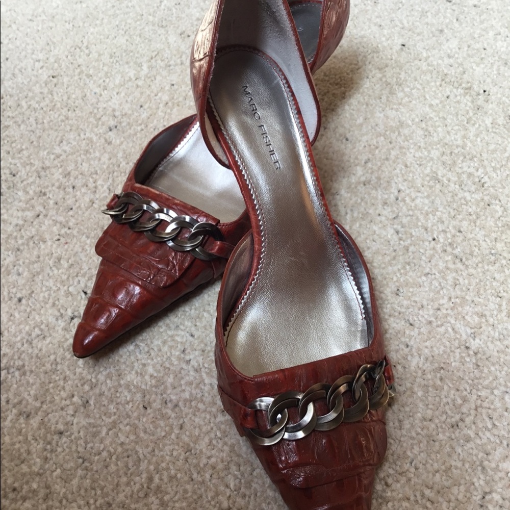 Crocodile Embossed Brick Red Leather Heel Shoes